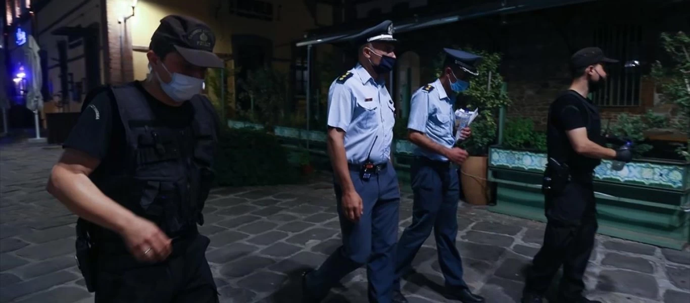 Θεσσαλονίκη: Ποινή φυλάκισης στους δύο ενοικιαστές φοιτητικού διαμερίσματος επειδή κάλεσαν... φίλους τους (upd) (βίντεο)